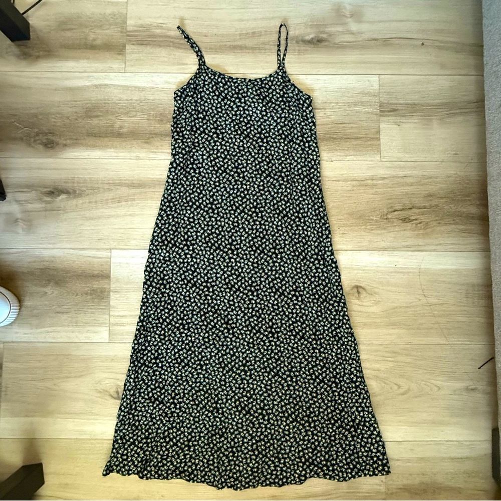 Vintage 90’s vibe midi sun dress black with white rose print ladies size XS